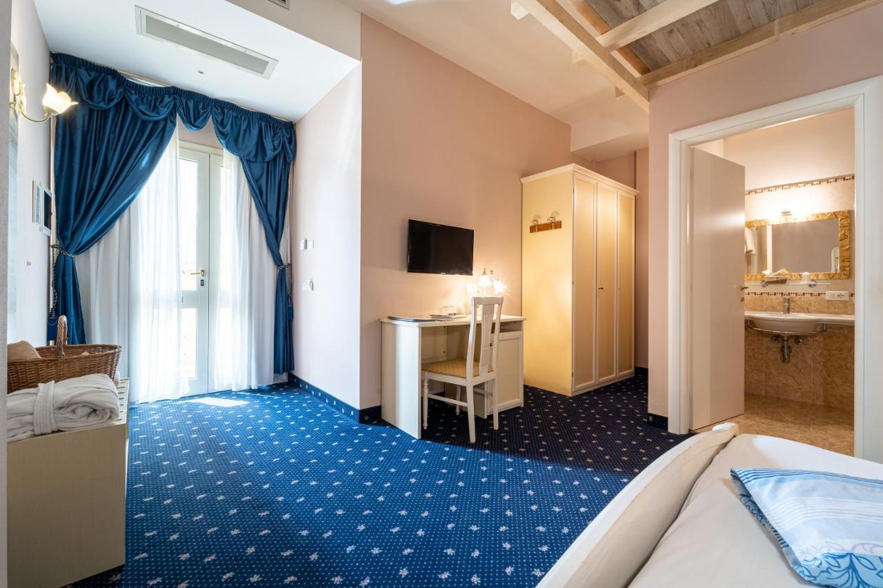 Borgo Dei Poeti Romantik Hotel Manerba del Garda Luaran gambar