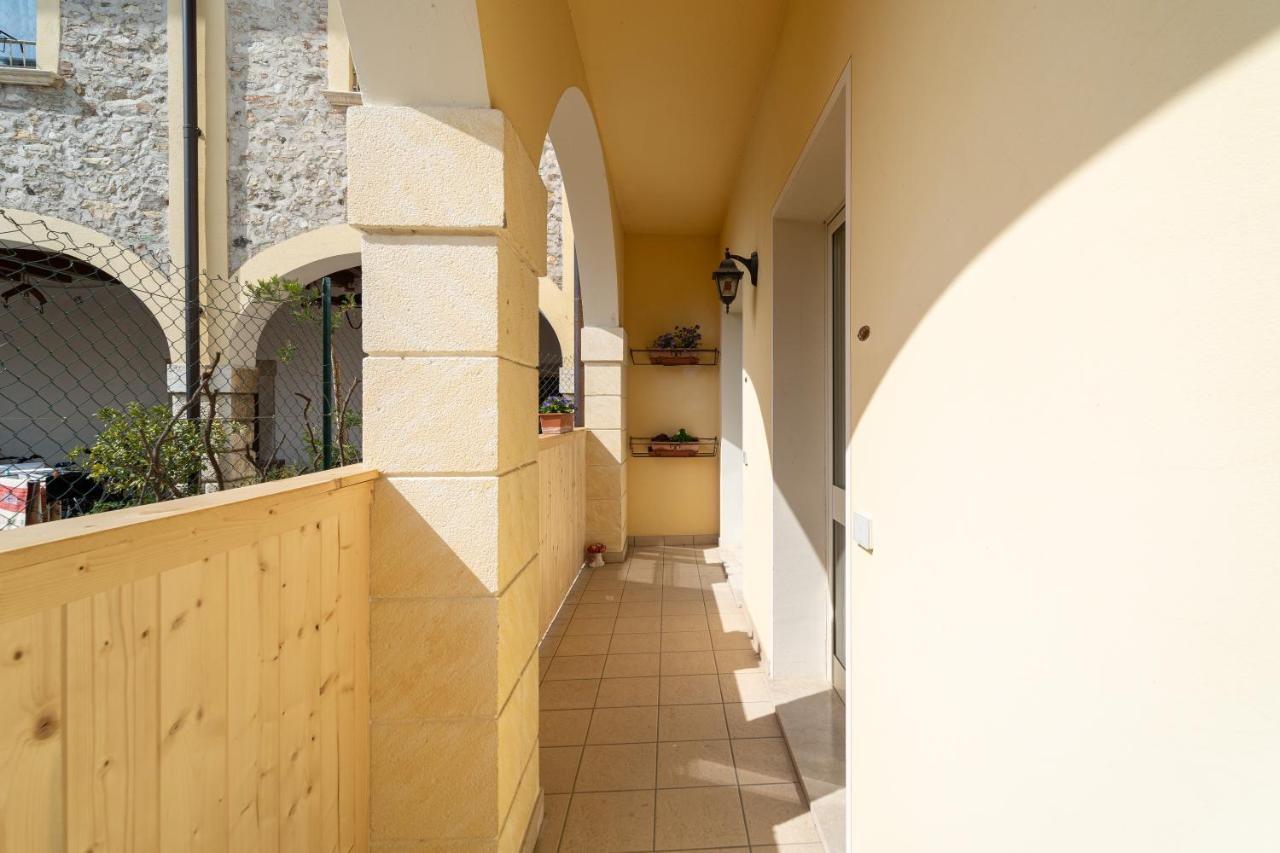 Borgo Dei Poeti Romantik Hotel Manerba del Garda Luaran gambar