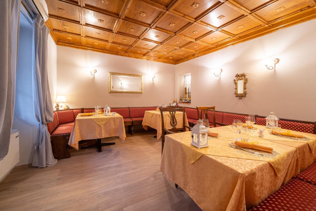 Borgo Dei Poeti Romantik Hotel Manerba del Garda Luaran gambar