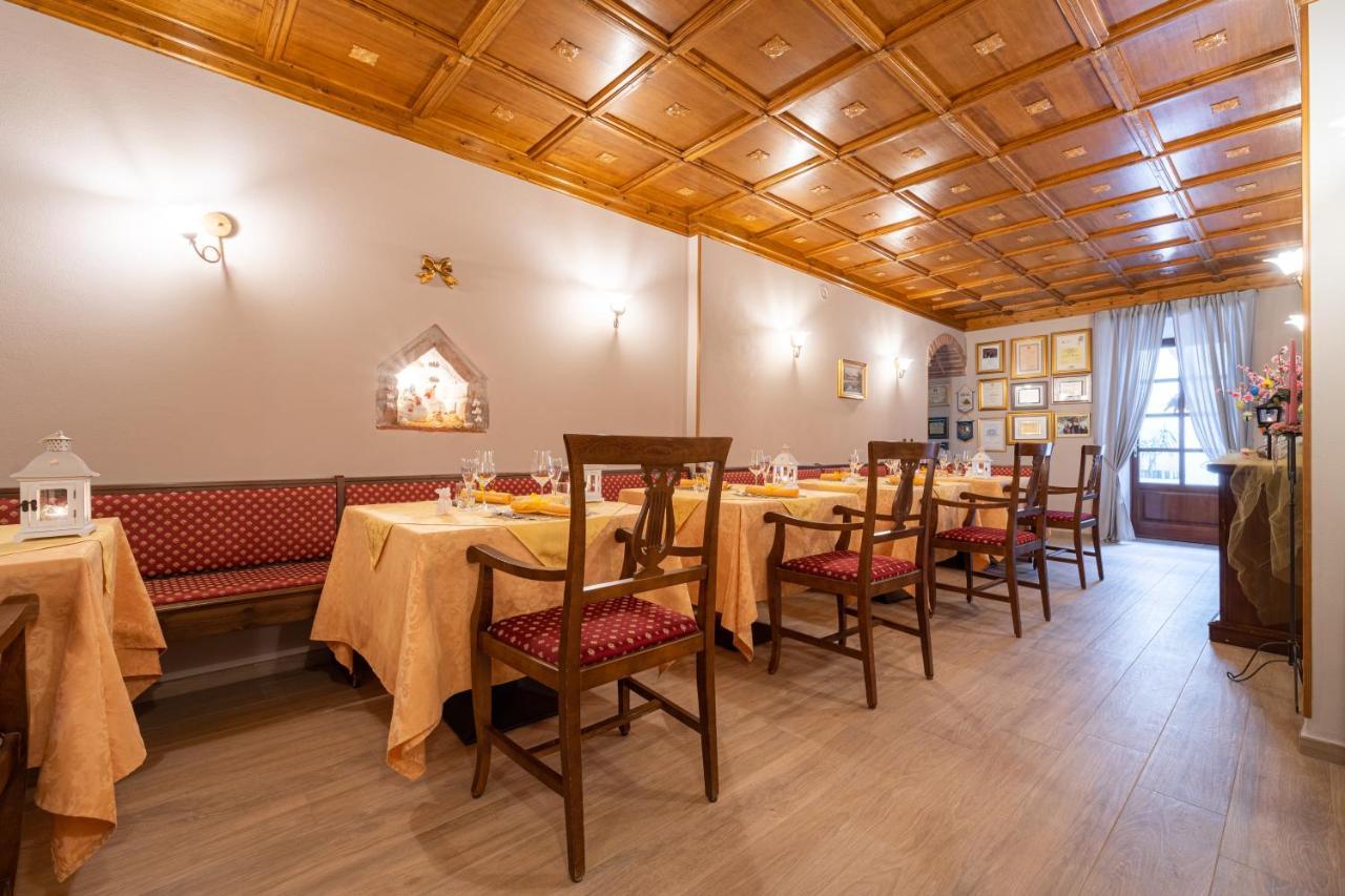 Borgo Dei Poeti Romantik Hotel Manerba del Garda Luaran gambar