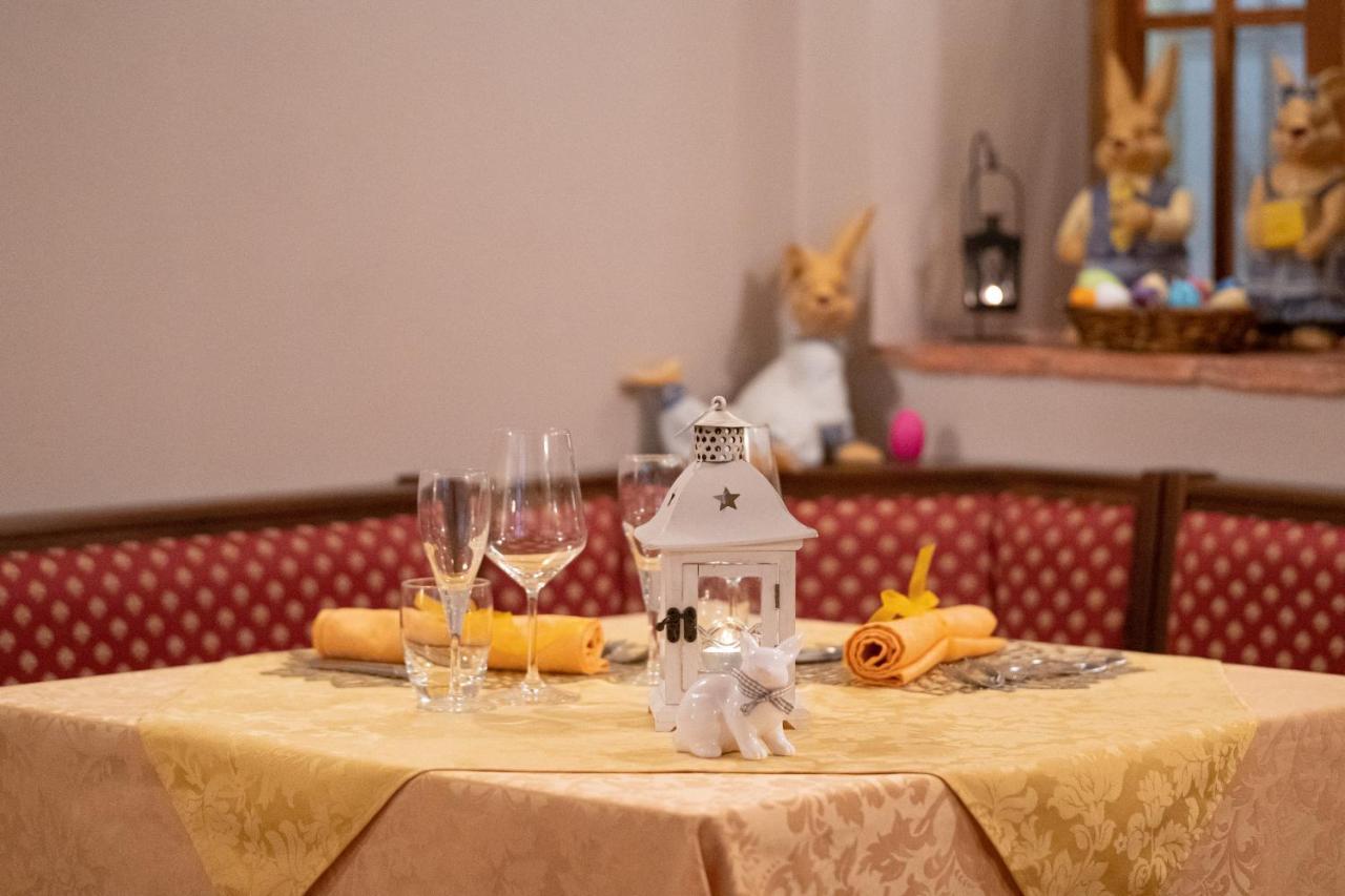 Borgo Dei Poeti Romantik Hotel Manerba del Garda Luaran gambar
