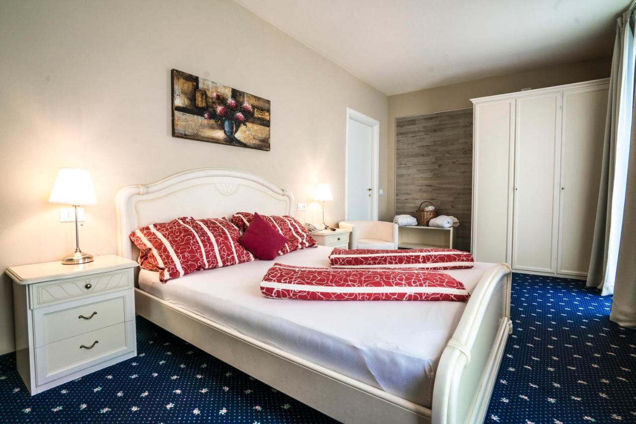 Borgo Dei Poeti Romantik Hotel Manerba del Garda Luaran gambar
