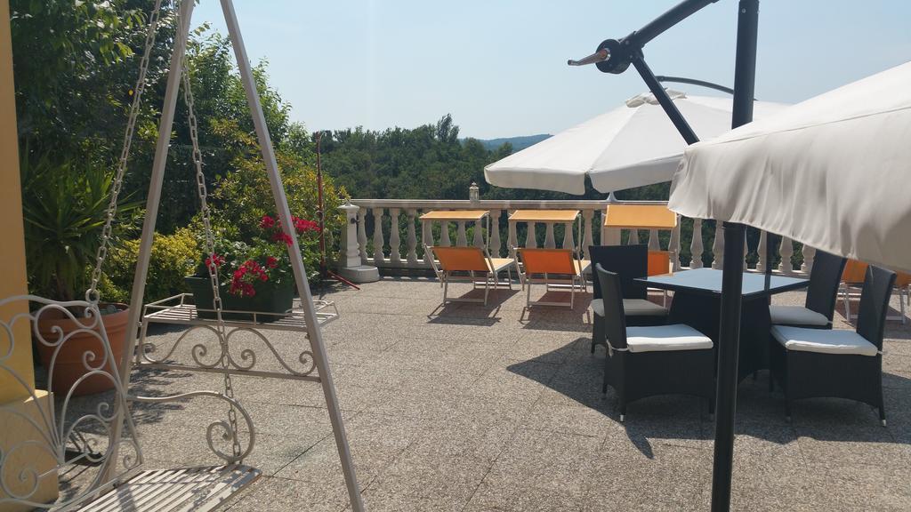 Borgo Dei Poeti Romantik Hotel Manerba del Garda Luaran gambar