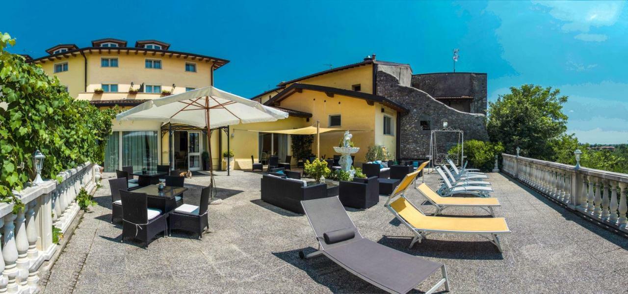 Borgo Dei Poeti Romantik Hotel Manerba del Garda Luaran gambar