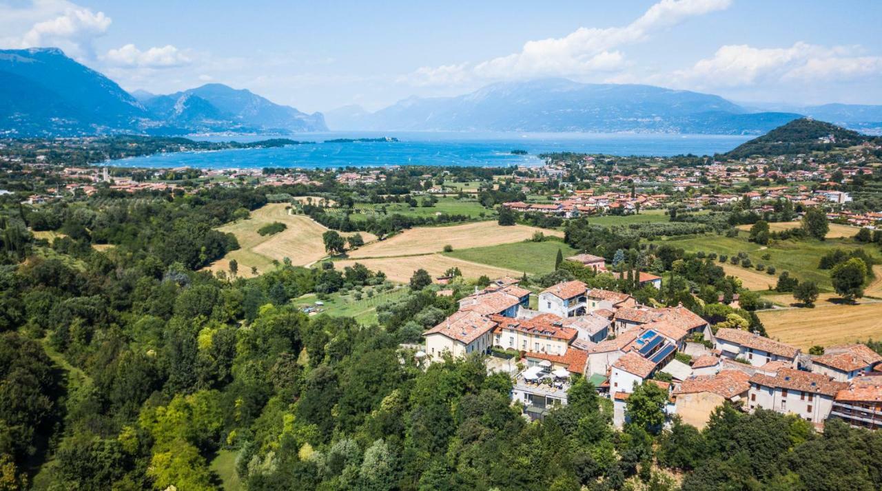 Borgo Dei Poeti Romantik Hotel Manerba del Garda Luaran gambar
