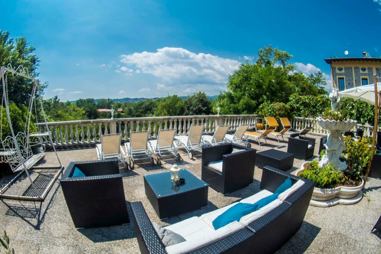 Borgo Dei Poeti Romantik Hotel Manerba del Garda Luaran gambar