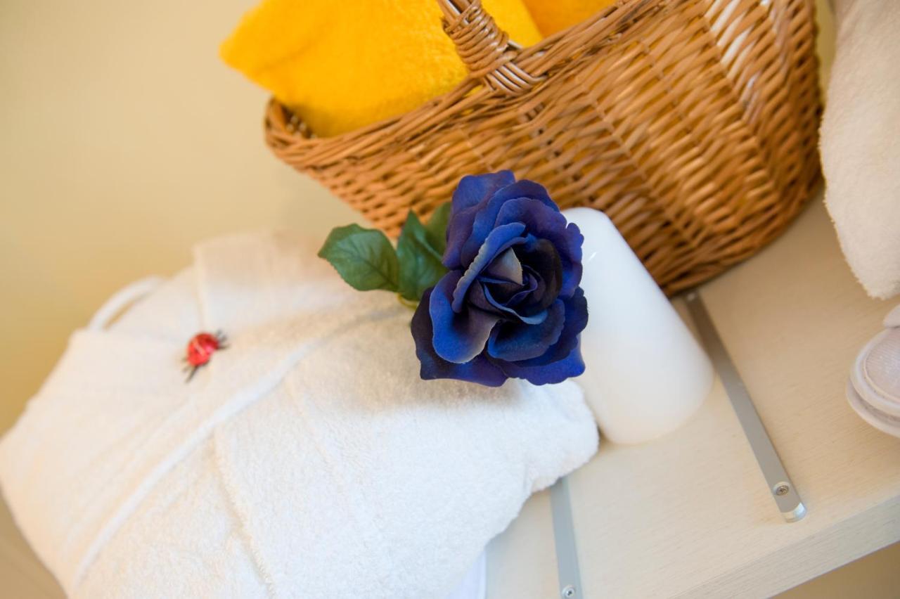 Borgo Dei Poeti Romantik Hotel Manerba del Garda Luaran gambar